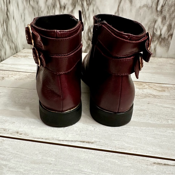 Zara Girls Sz 34 US Sz 2.5 3 Red Wine Leather Bootie Shoes Side Zip Gold Accents - Picture 6 of 10